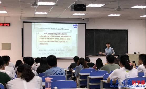 领导听课图片1.jpg